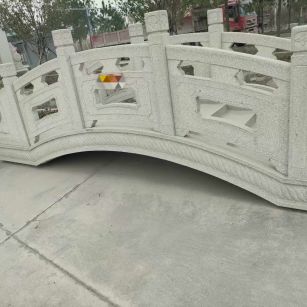 三亚芝麻白拱桥，石桥