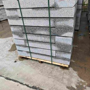 三亚芙蓉白路牙石，马路牙子