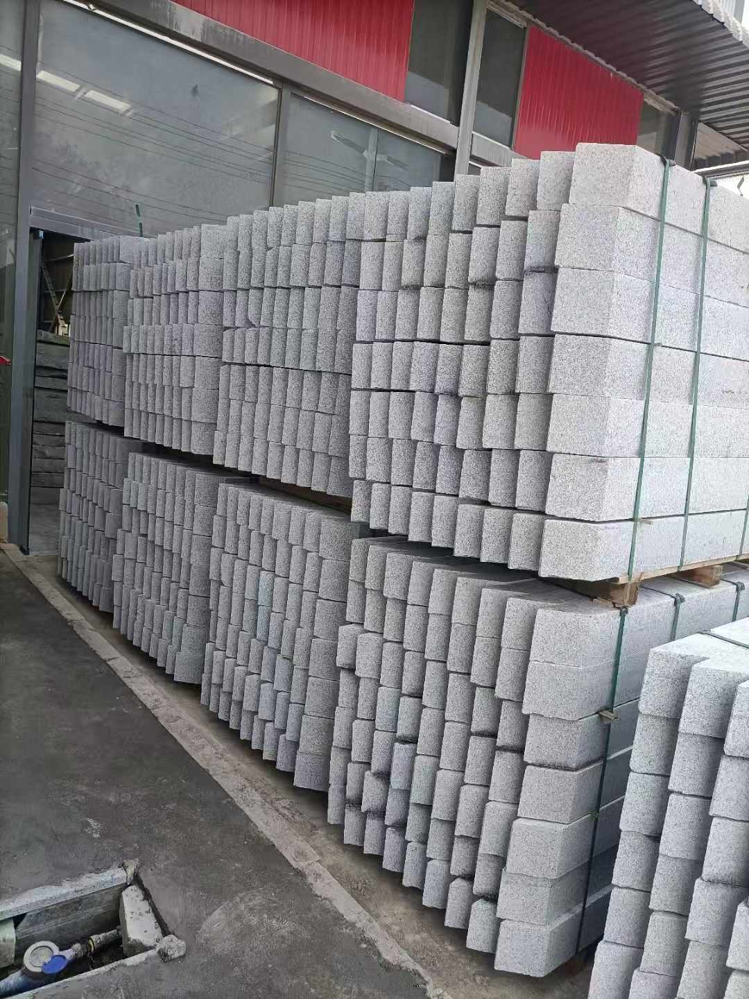 三亚芝麻白树围石 树池
