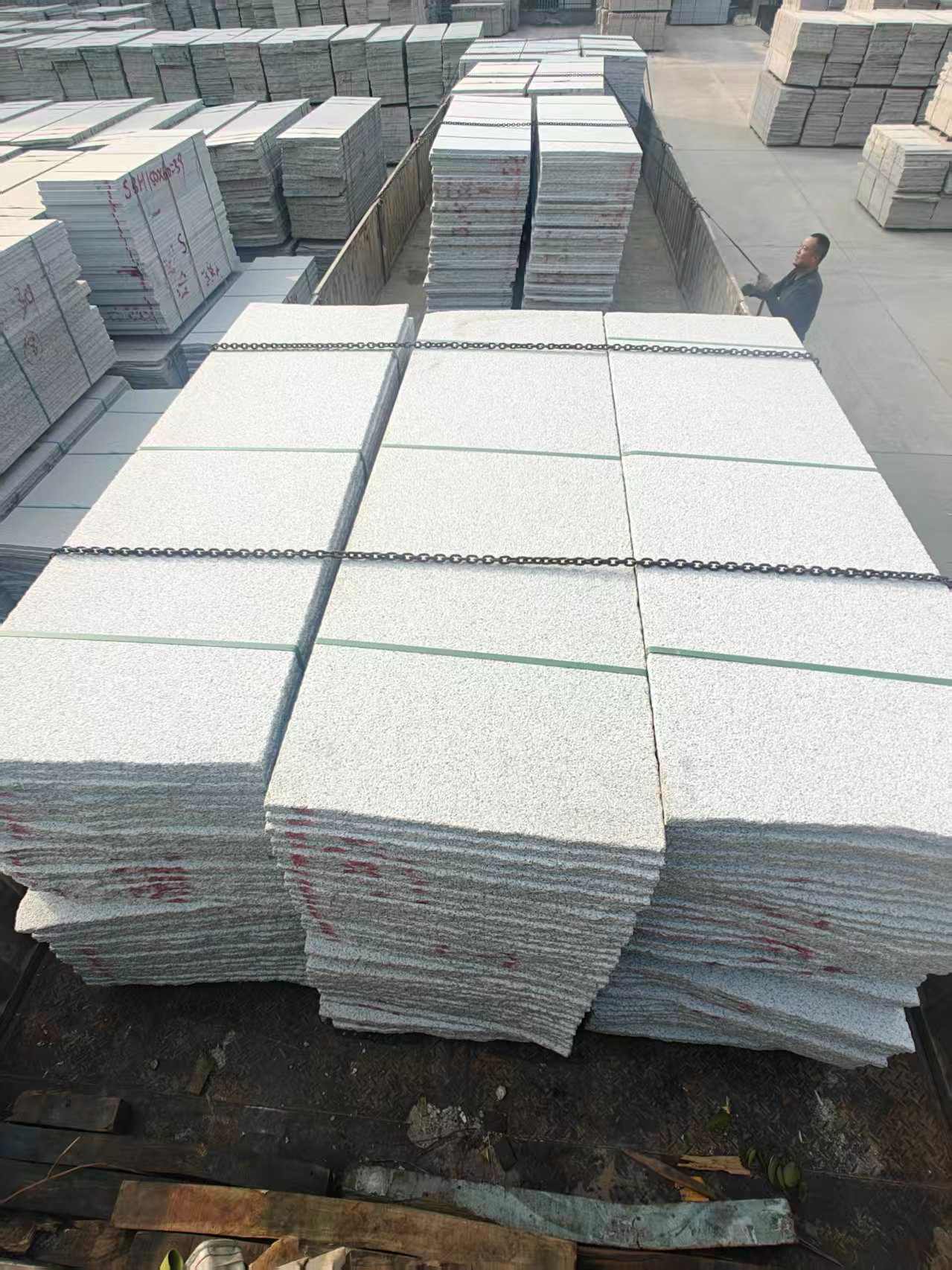 三亚芝麻白毛板，石材毛板