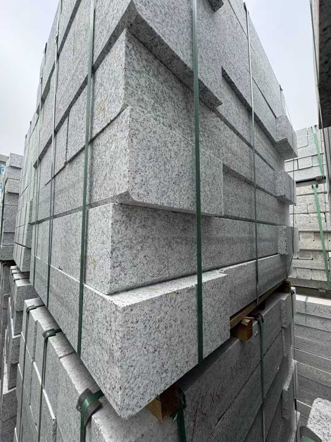 三亚芝麻白路牙石 马路牙子