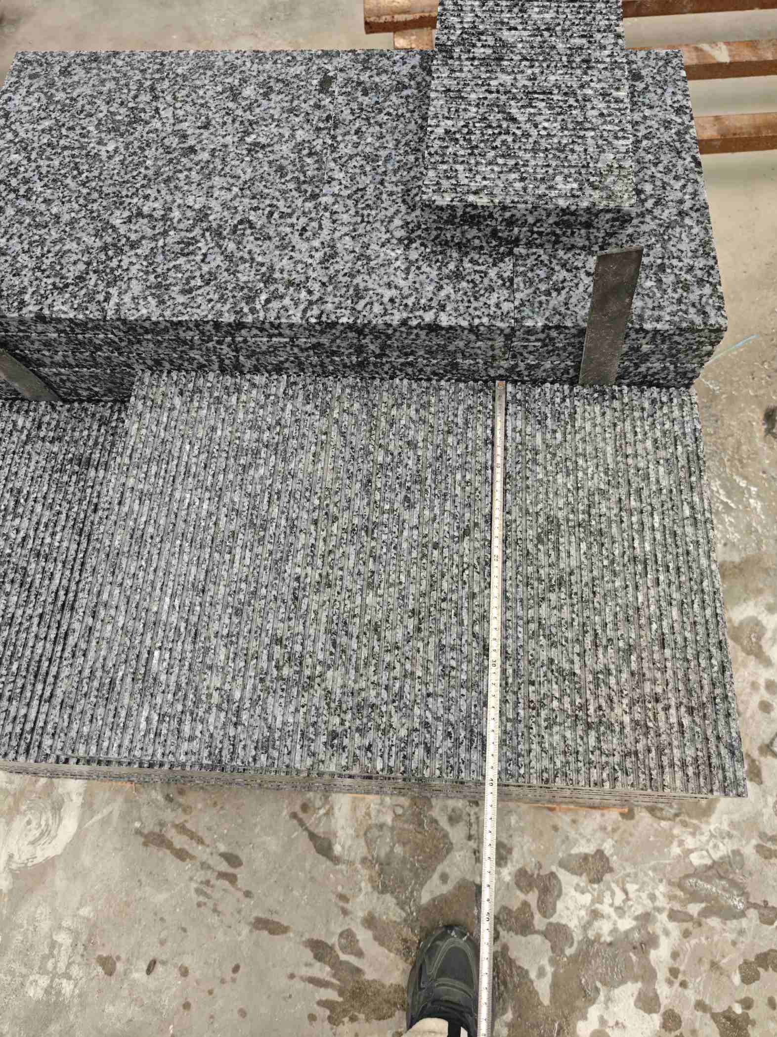 三亚芝麻黑拉丝面